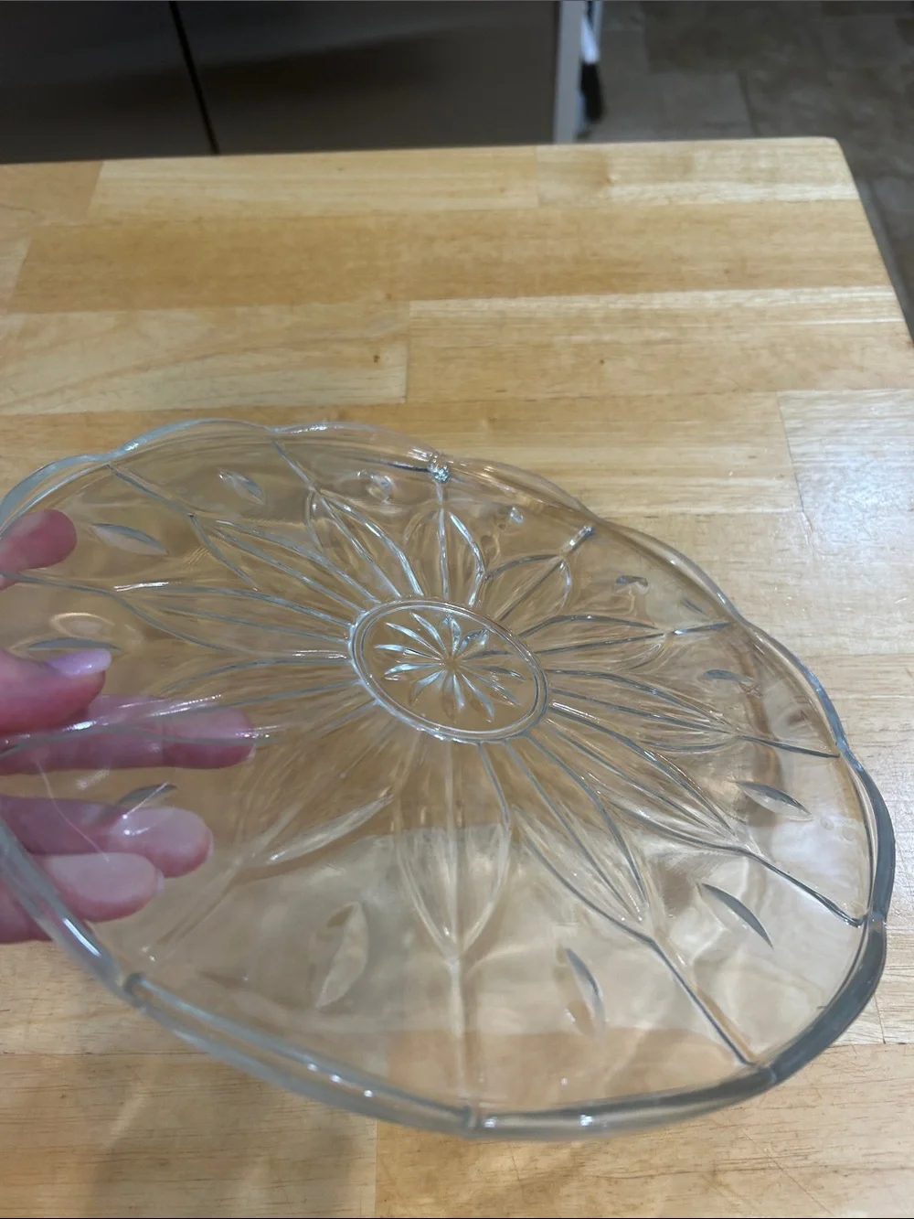 Clear Glass sculpture sides Decorative Serving Plate- diameter 11 inches